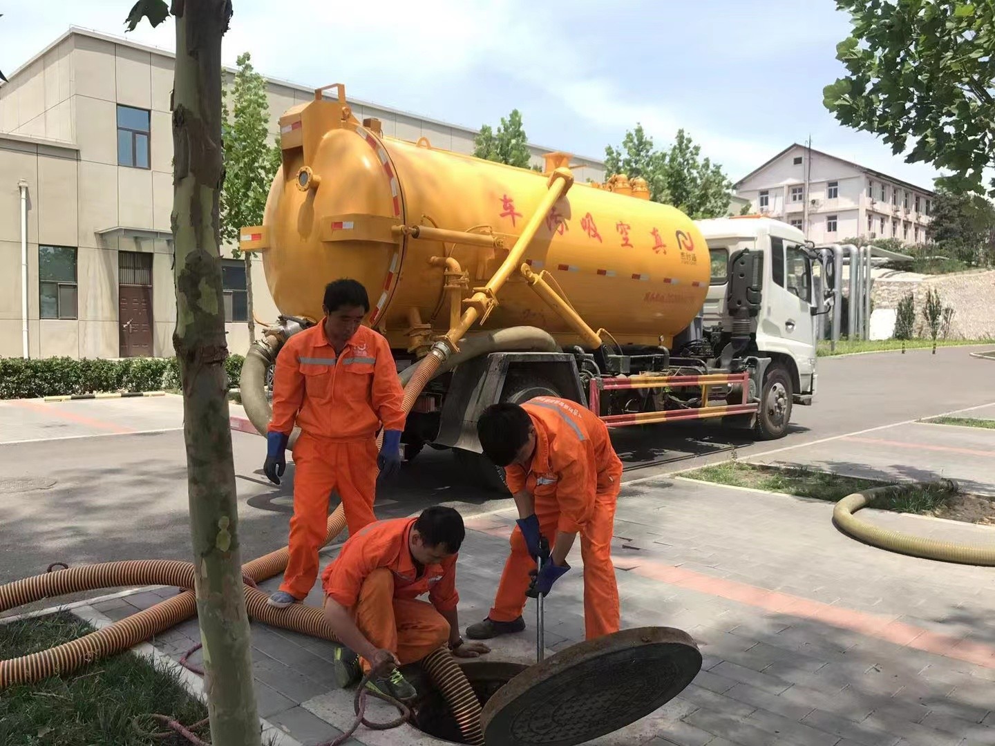 湘东化粪池清理与5-8吨吸粪车施工效率分析